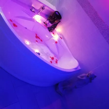 V&m Con Jacuzzi بيت للعطل أوستوني