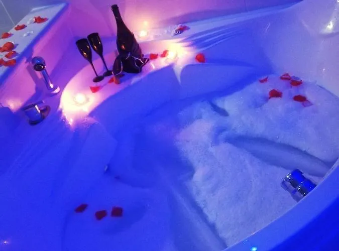 V&m Con Jacuzzi 別荘